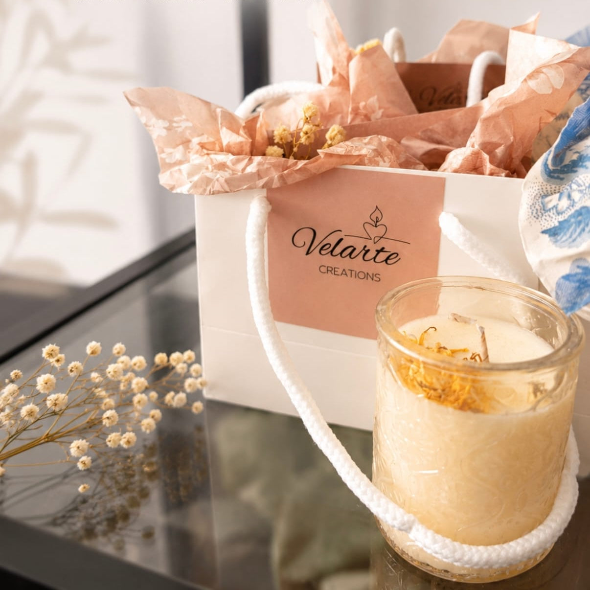 Botanical Glass Candle in a present bag - Velarte